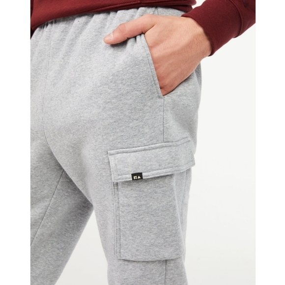 NWT Free Assembly Men's Fleece Cargo Joggers - Picture 4 of 6